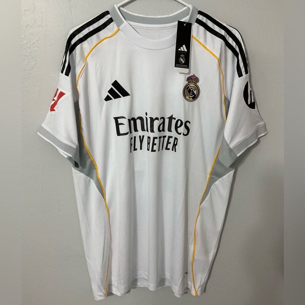 Real Madrid Mbappe 2025/26 Soccer Men’s Jersey Size Large Slim-Fit